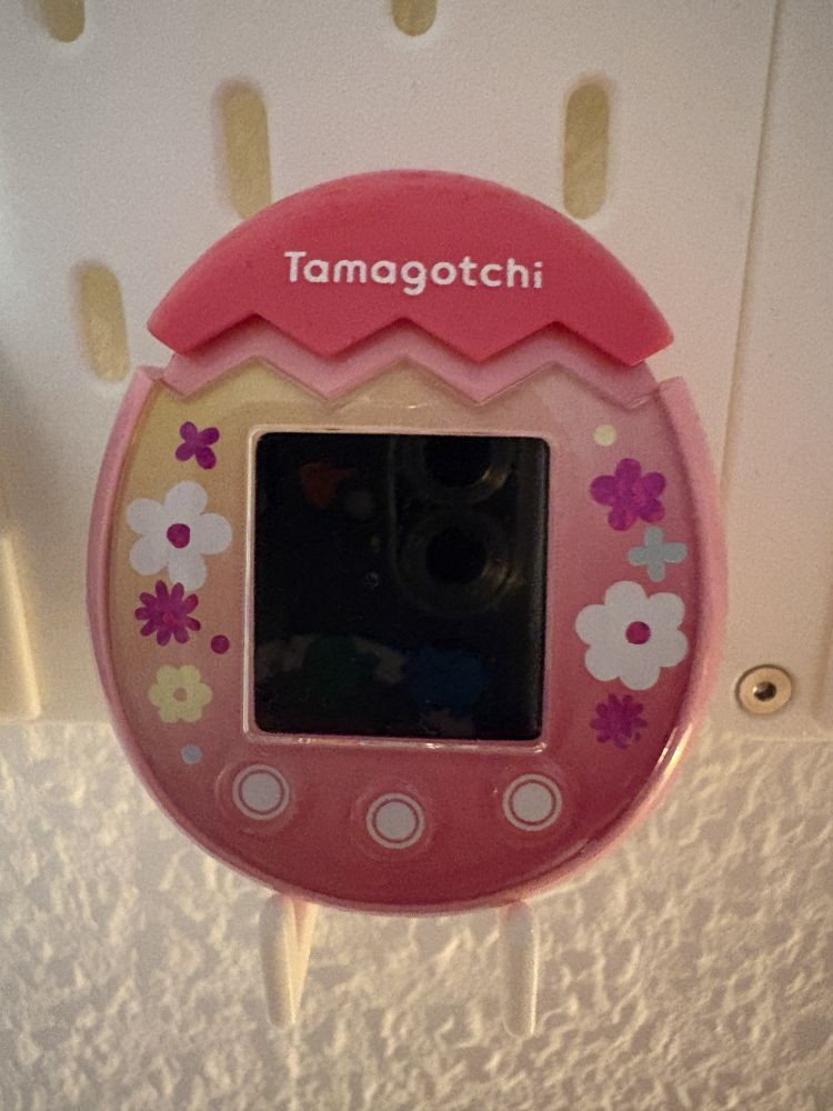 Tamagotchi Pix Floral Pink